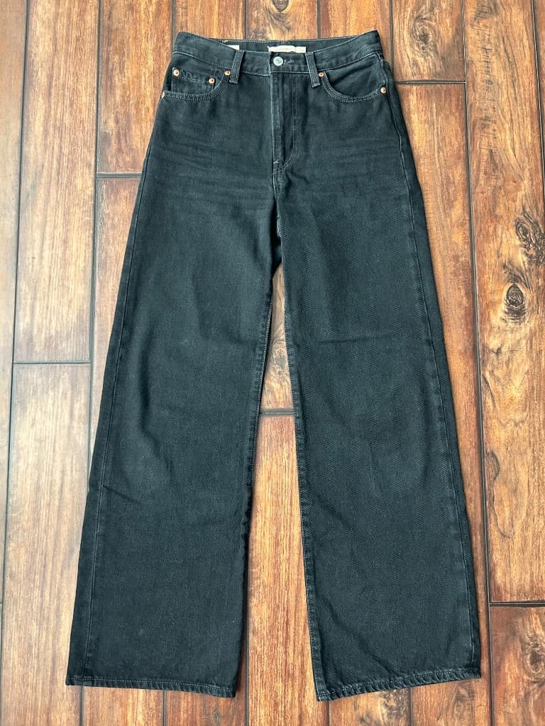 Black wide-leg jeans